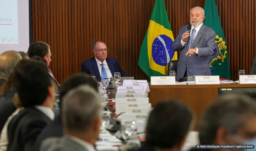 'Falta muito para se fazer', diz Lula ao abrir reunião ministerial