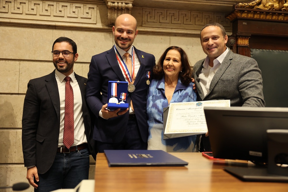 Câmara dos Vereadores concedeu a Medalha Pedro Ernesto, nesta quarta-feira, para a instituição educacional StandWithUs Brasil  (SWU) e para Andre Lajst