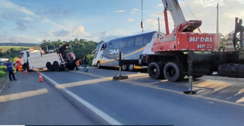 Ônibus do Rio tomba na Bahia: sobrevivente diz que grupo se reunia há 20 anos