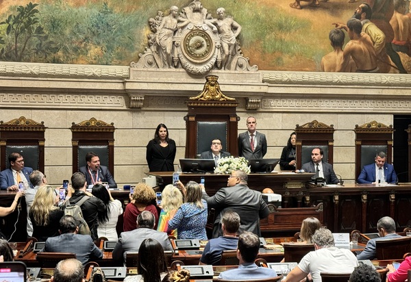 Deputado Ramagem: Um legado de dedicação reconhecido com a medalha Pedro Ernesto