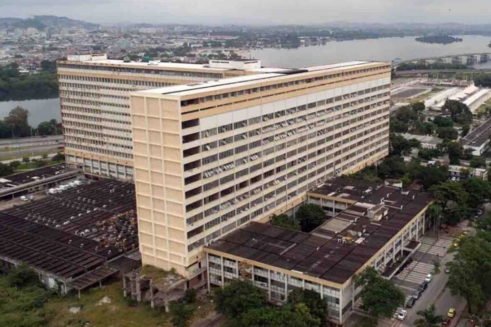Reestruturação dos Hospitais Federais do Rio de Janeiro: Um Novo Paradigma na Gestão da Saúde Pública