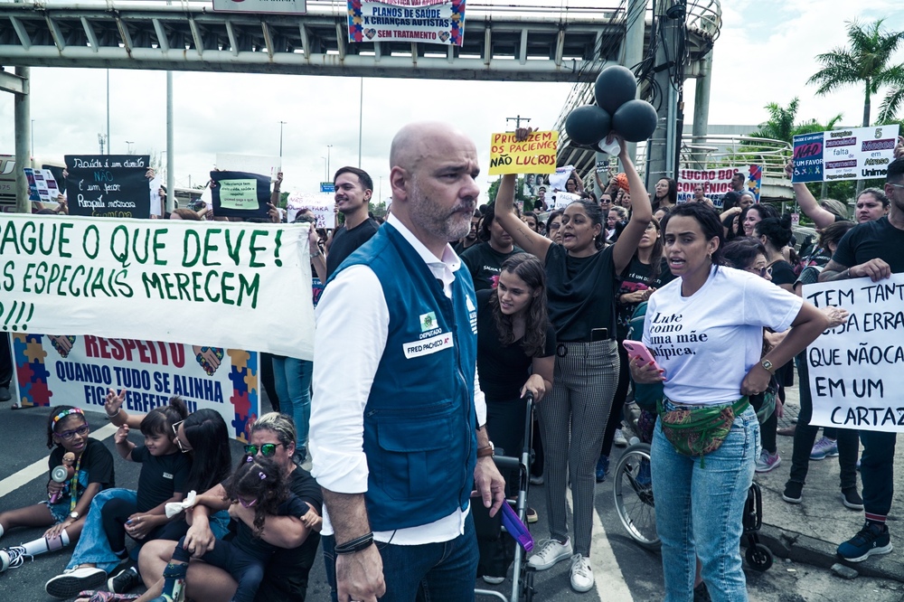 Vozes por justiça: A luta das PCDs contra a negligência dos planos de saúde em frente ao MP-RJ