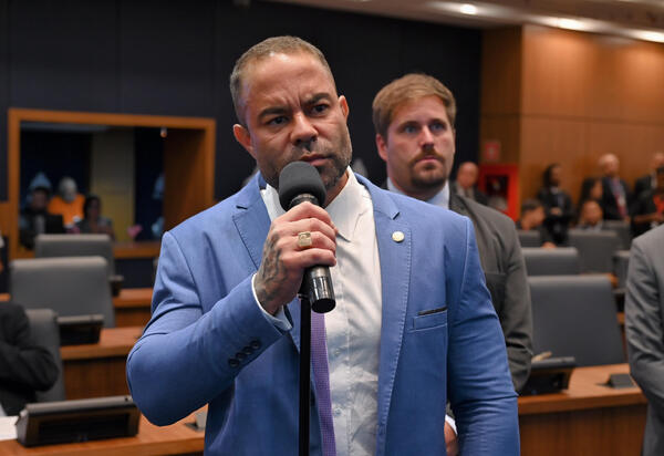 Deputado Filippe Poubel defende medidas efetivas para combater violência contra professores