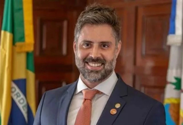 Alexandre Freitas recorre da condenação por postagem racista nas redes sociais