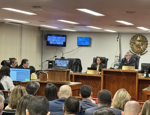 Relator muda seu voto e absolve Alan Borges segue empatando 2 a 2 o julgamento de Castro e Pampolha