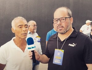 Senador Romário dá show em Meriti: apoia Valdecy, fala da CPI das apostas e promete voltar a fazer gols