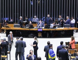 Congresso rejeita veto de Lula e proíbe 'saidinhas' de presos do regime semiaberto para visitar suas famílias