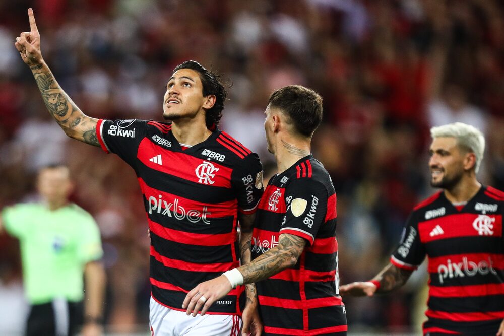 Flamengo vence Millonarios e vai às oitavas de final da Libertadores