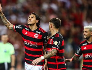 Flamengo vence Millonarios e vai às oitavas de final da Libertadores