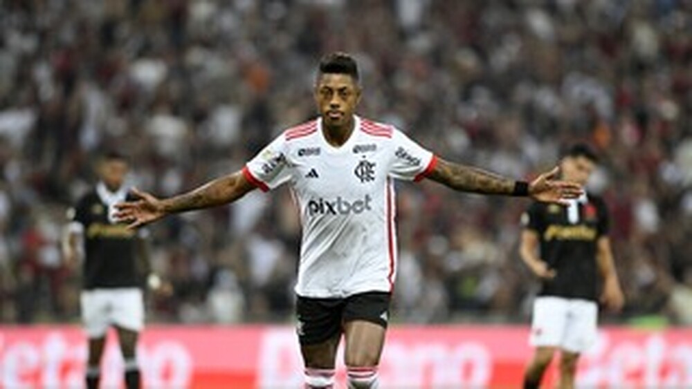 6 a 1: Flamengo atropela Vasco e faz história no Maracanã