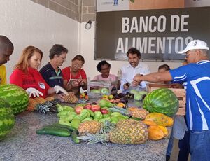 Mais de 40 toneladas de frutas e legumes são doadas pelo único Banco de Alimentos do interior do Rio de Janeiro