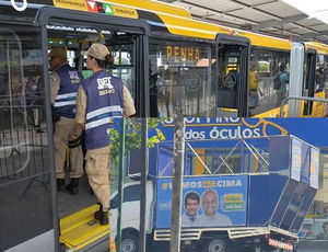 Campanha começou? Paes celebra 3 anos de BRT seguro e Vereador Felipe Michel assume a paternidade da criança 