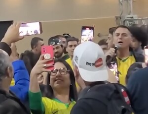 Bolsonaro vaiado por bolsonaristas em Guarulhos
