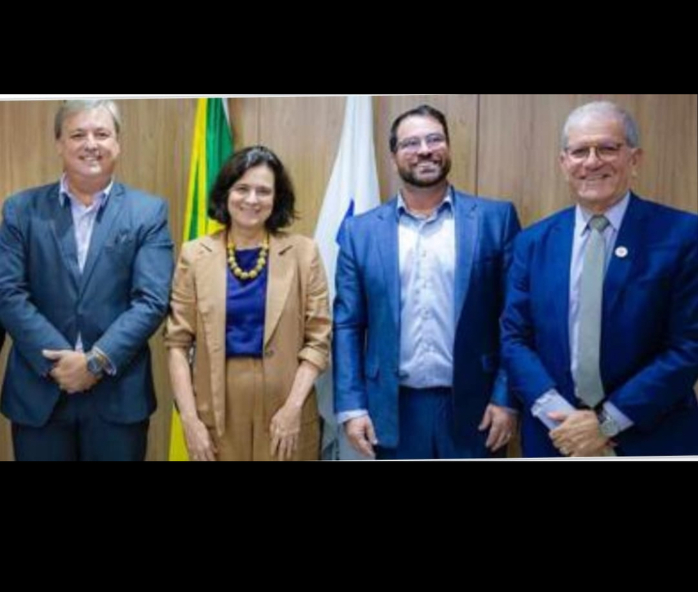 Prefeito de Búzios se reúne com Ministra da Saúde em Brasília para buscar melhoria no SUS