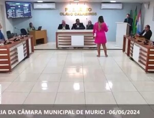 Grávida invade sessão de Câmara Municipal em Alagoas e exige que vereador reconheça paternidade (veja o vídeo)