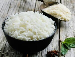 Quando em 2020 a inflação bateu 10%, para baixar Bolsonaro importou 400.000 toneladas de arroz