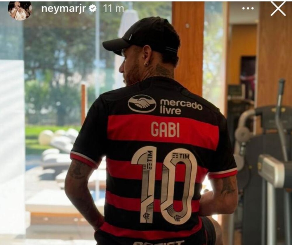 Neymar posta foto com camisa do Flamengo; veja