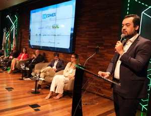 Cláudio Castro destaca novo tempo de oportunidades para o Rio de Janeiro na abertura do Encontro de Comércio Exterior