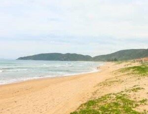 Praia de Tucuns, em Búzios, conquista Certificação Bandeira Azul: Um triunfo para a comunidade buziana