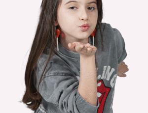 Carolina Ferreira de apenas 10 anos é destaque nacional com a música “Uni Duni Tê”