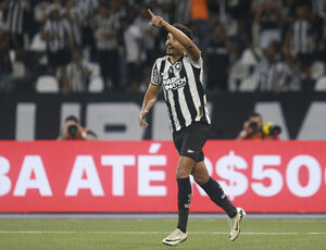 Botafogo consegue vitória de virada sobre o Bragantino
