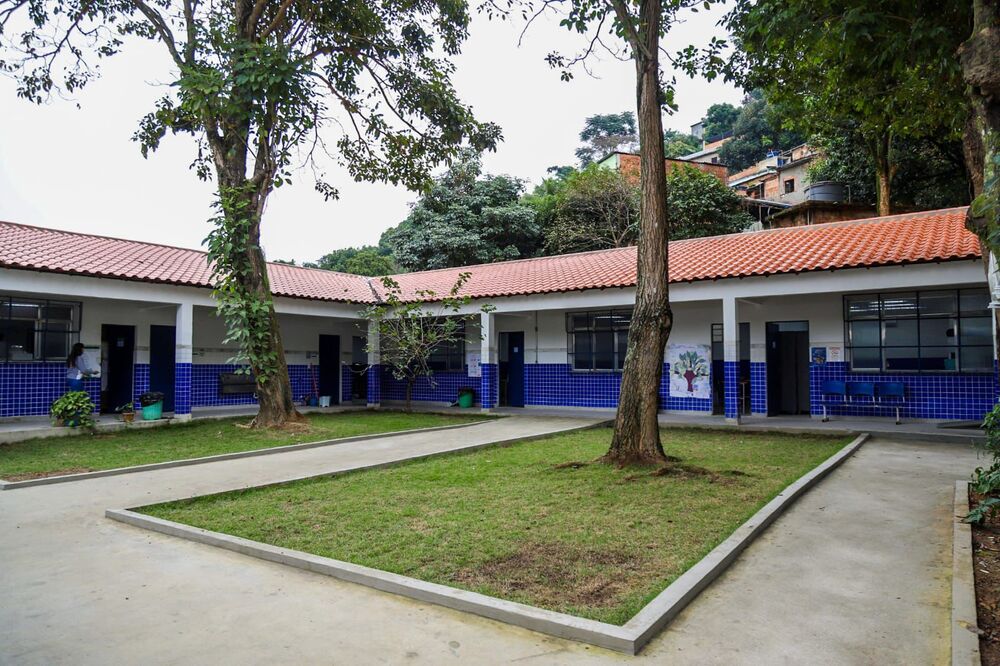 Mais uma escola municipal reinaugurada em Meriti