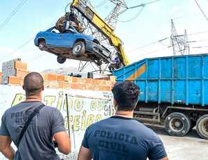 Operação Desmonte interdita ferro-velho irregular em Santíssimo, na Zona Oeste da capital