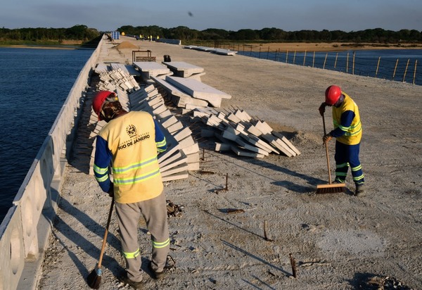 Castro anuncia obras da RJ-194 e RJ-196, que vão ligar Campos, São João da Barra e São Francisco de Itabapoana à Ponte da Integração