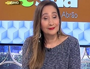 Sônia Abrão não gostou da atitude de Lívia Andrade e saiu em defesa de Patrícia Abravanel 