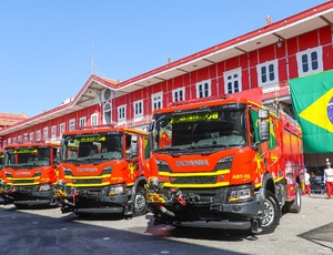 Corpo de Bombeiros completa 168 anos e recebe 40 novos caminhões de combate a incêndios