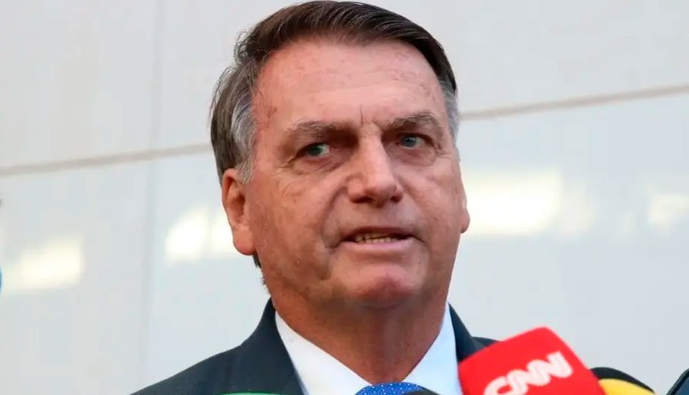 Chefe da Receita utilizou dados falsos para liberar Diamantes para Bolsonaro, Aponta PF 