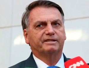 Chefe da Receita utilizou dados falsos para liberar Diamantes para Bolsonaro, Aponta PF 