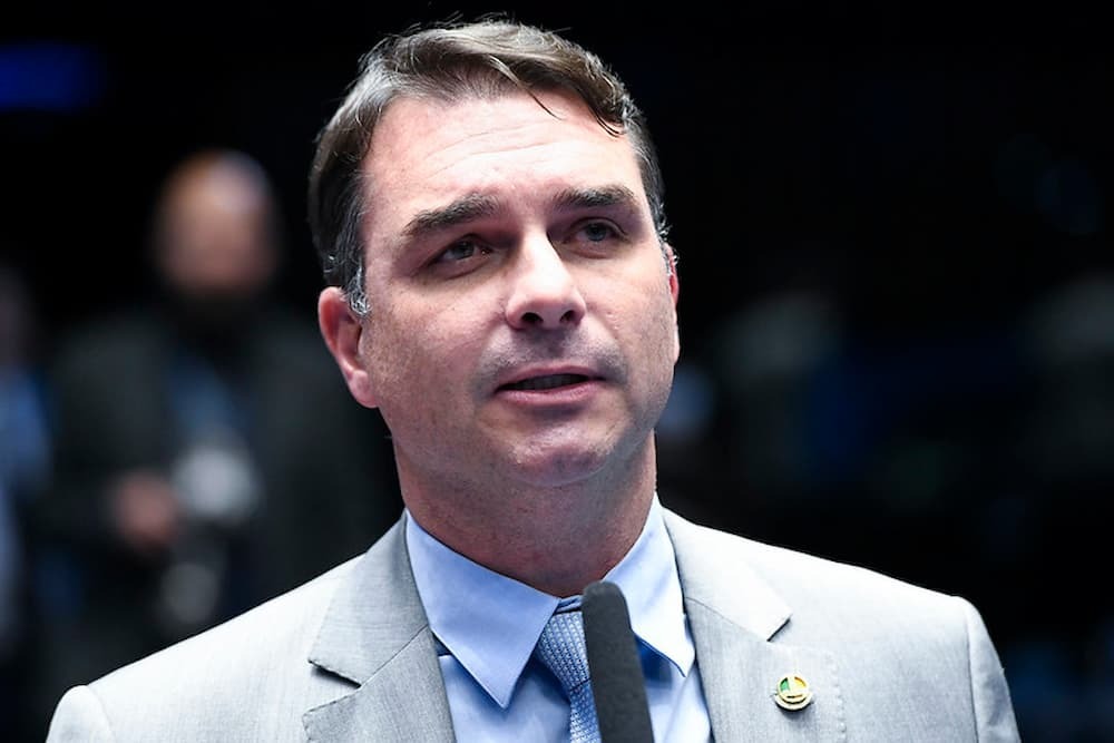 Advogada Revela Relatórios de Inteligência em Caso Flávio Bolsonaro