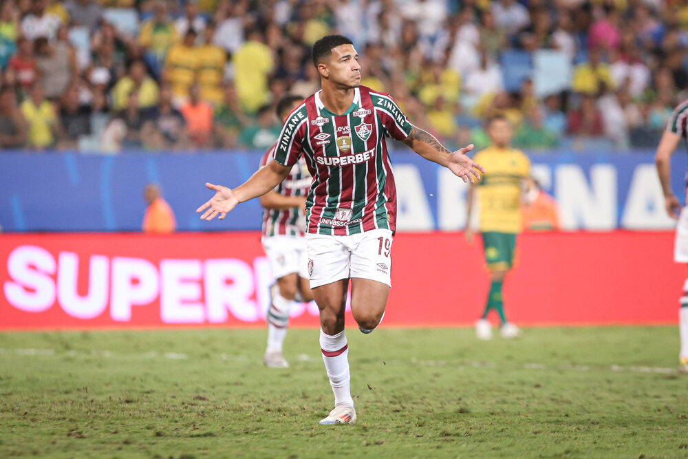 Fluminense bate o Cuiabá e deixa lanterna do Brasileirão