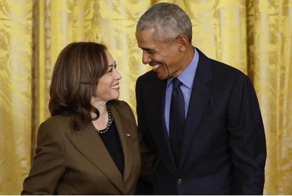 Barack e Michelle Obama prometem apoio total a Kamala Harris 