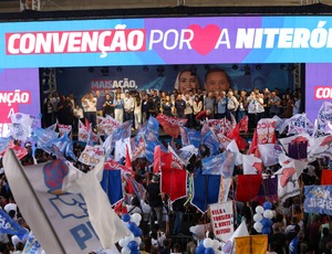 Rodrigo Neves é aclamado em convenção do PDT que reúne milhares em Niterói 