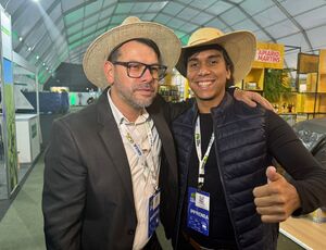 Jovem influenciador Alexandre Nascimento, 'alenda9', revoluciona conteúdo digital no setor Agropecuário no Rio+Agro