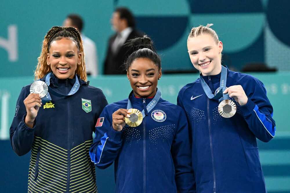 Rebeca Andrade é medalha de prata no salto feminino