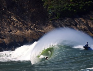 Itacoatiara Big Wave tem Sinal Amarelo com previsão de chegada de ondas grandes