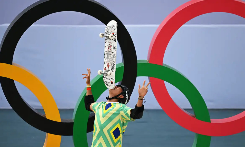 Skate e malabares no pódio: Augusto Akio é bronze no Skate Park