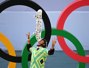 Skate e malabares no pódio: Augusto Akio é bronze no Skate Park