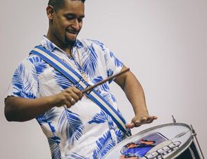 Diego Oliveira, Diretor de Bateria da Beija-Flor de Nilópolis, participa de workshop de percussão e Carnaval de inverno na Argentina