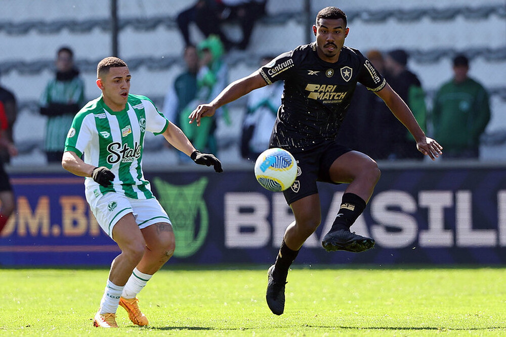 Tropeçou! Botafogo perde para o Juventude