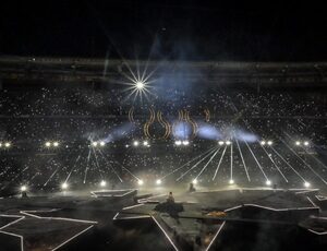 Stade de France recebeu aproximadamente 80 mil pessoas no encerramento dos Jogos