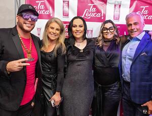 Famosos marcam presença em lançamento da Ta Louca em Curitiba 