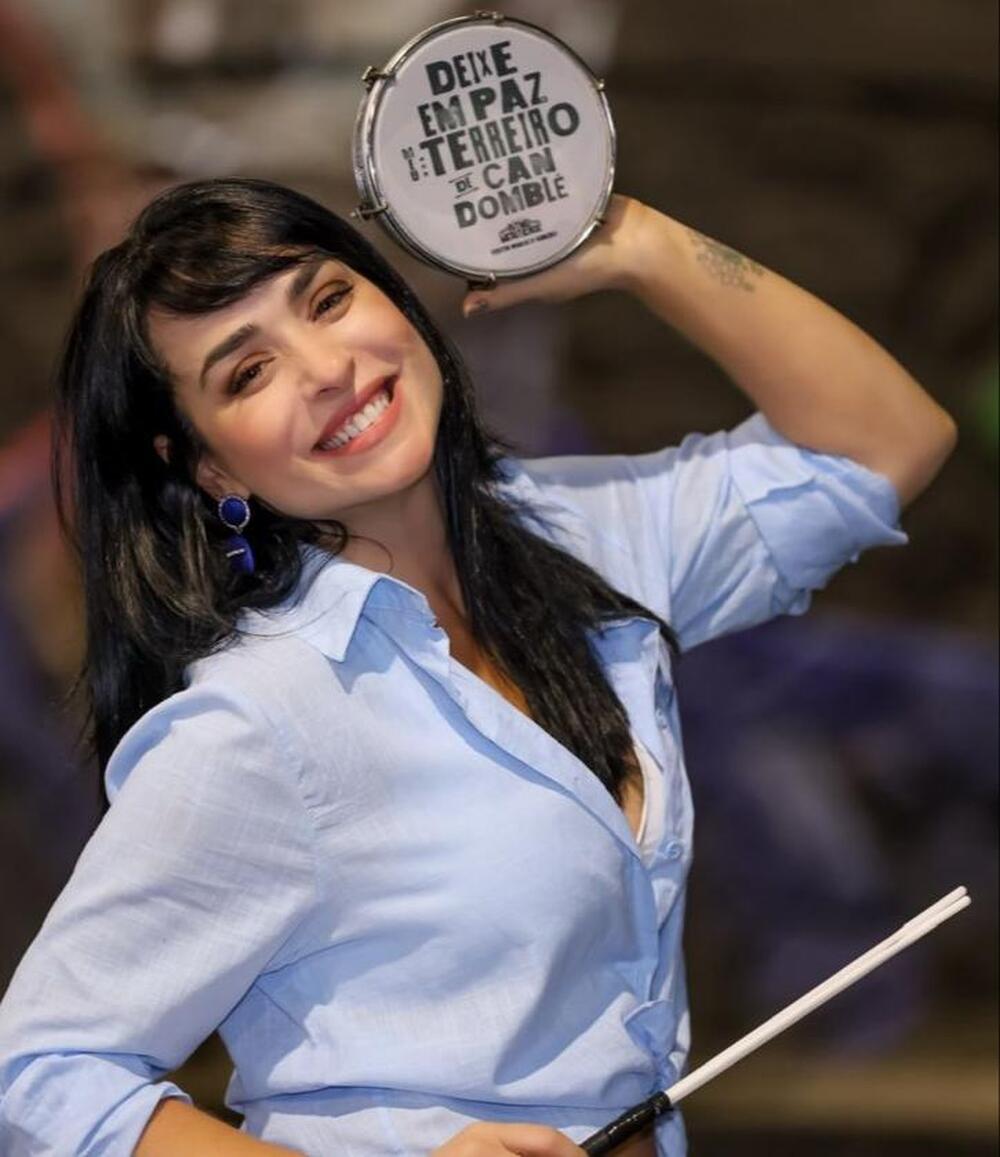 Luciana Picorelli volta ao carnaval carioca como Rainha de bateria.