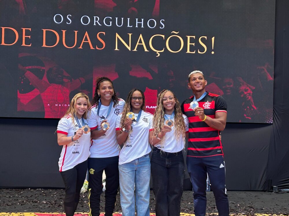 Flamengo homenageia atletas medalhistas olímpicos na Gávea