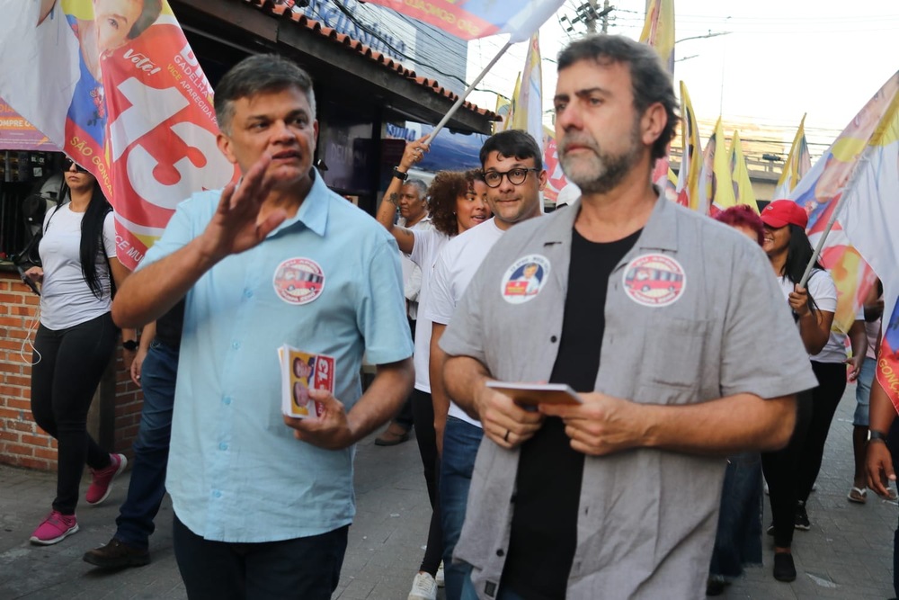 Dimas e Panisset iniciam corrida eleitoral com caminhada pelas ruas de São Gonçalo