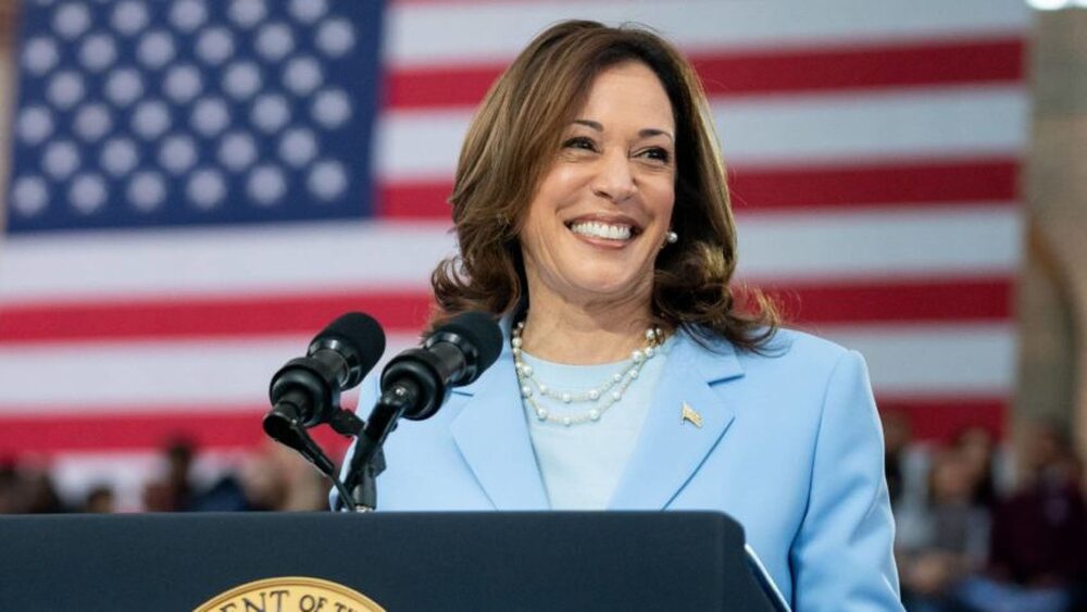 Kamala Harris lidera as pesquisas de intenção de voto nos EUA, mas margem permanece apertada