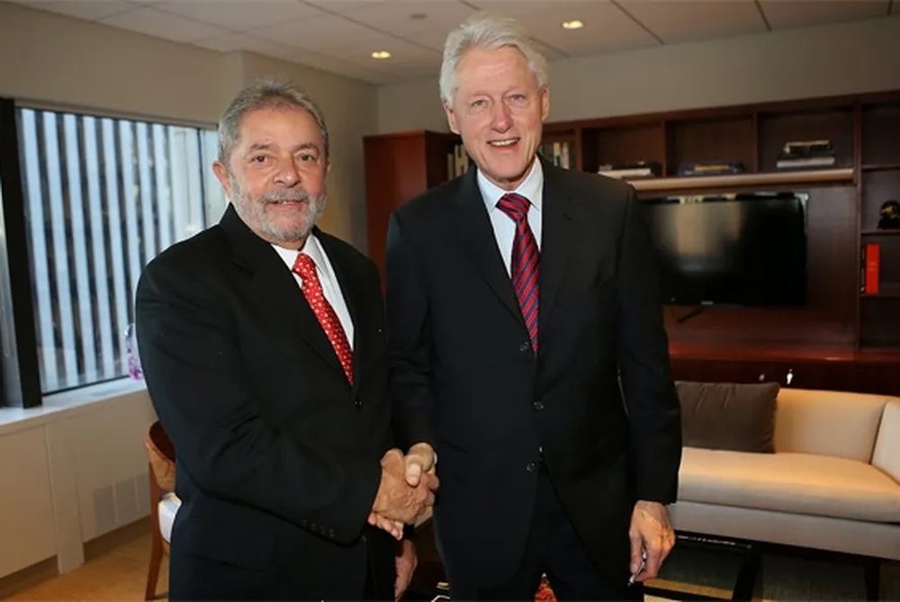 Bill Clinton, ex-presidente do EUA, convida Lula para evento do Clima